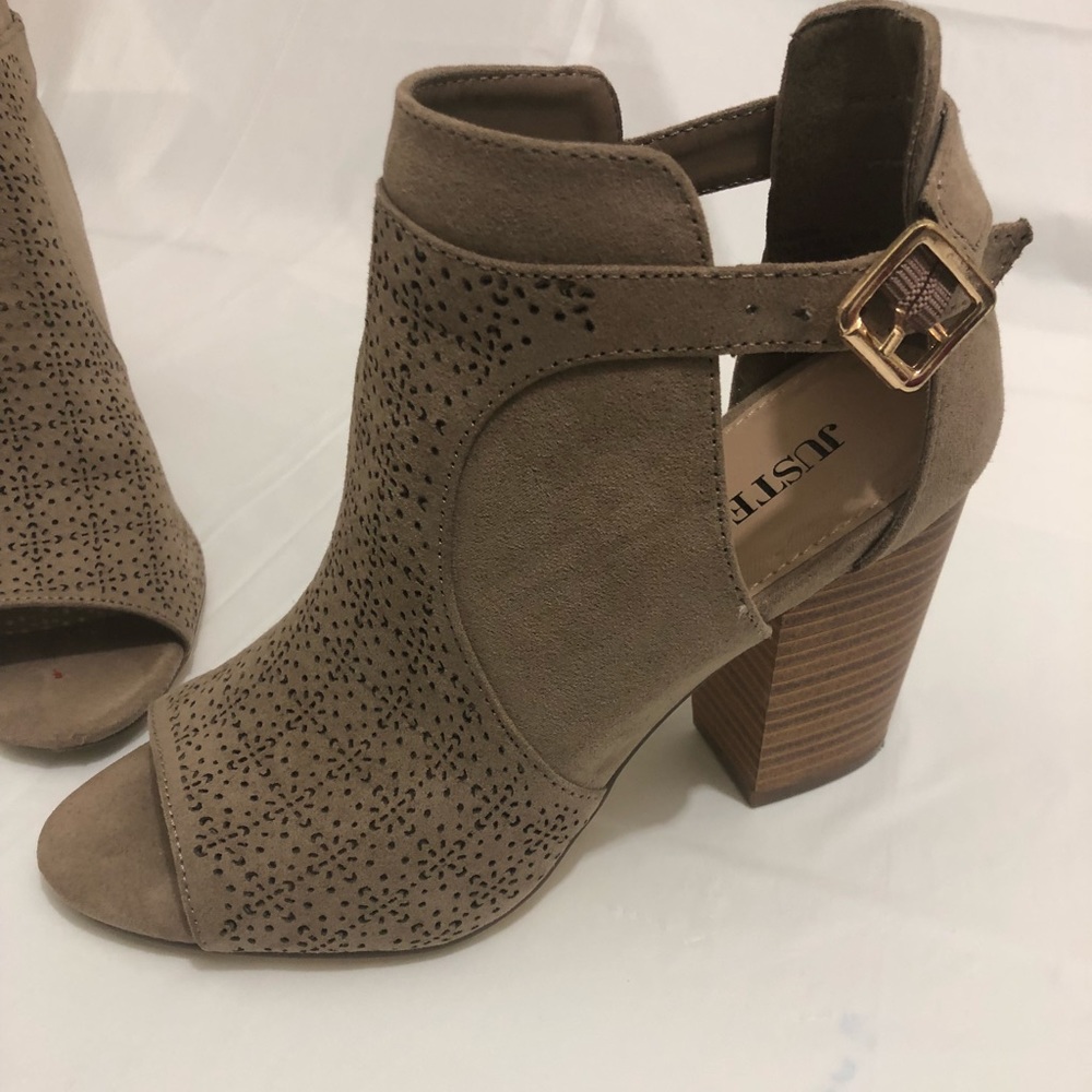 Peep Toe Shoes
